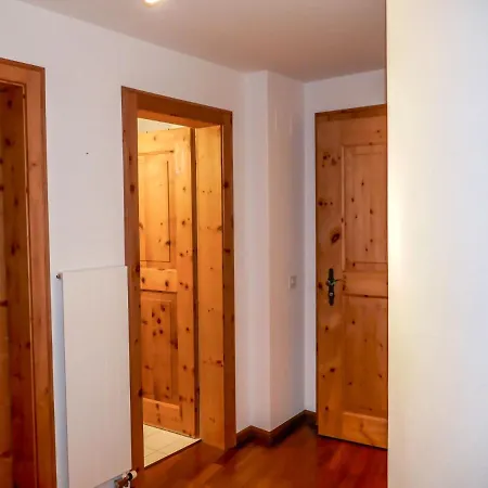 Chesa Polaschin E - E21 - By Interhome Apartman *
